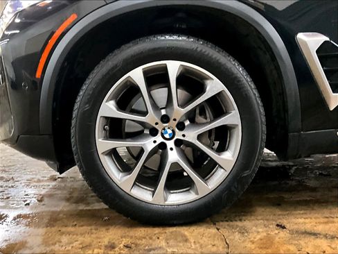 Used 2024 BMW X5 xDrive40i w/ Premium Package image 12