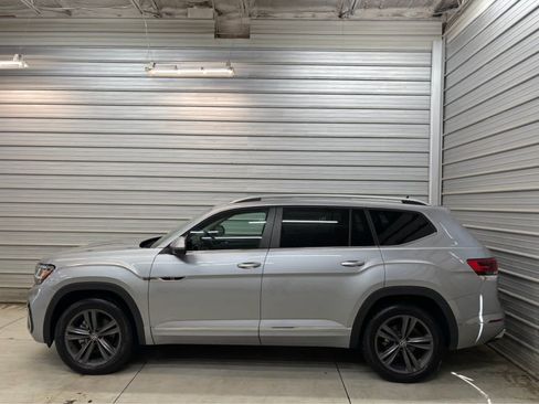 Used 2022 Volkswagen Atlas SEL R-Line AWD/4WD image 8
