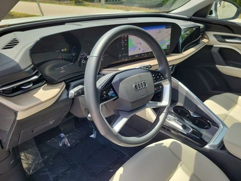 Certified 2025 Audi Q5 Premium w/ Convenience Package AWD/4WD image 17
