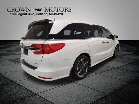 Used 2023 Honda Odyssey Elite image 3