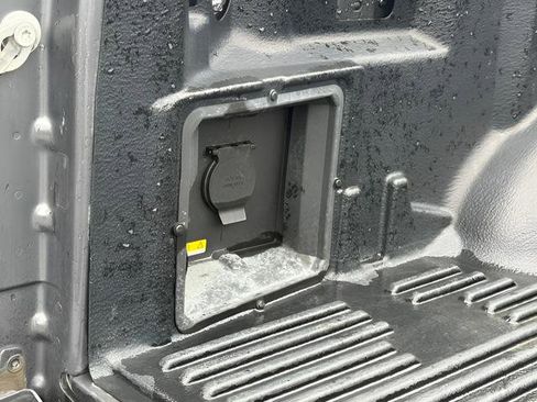 Used 2023 Ford F150 Lariat w/ Equipment Group 502A High image 23