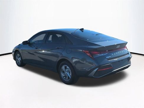 New 2026 Hyundai Elantra SE image 7