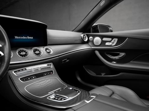 Used 2023 Mercedes-Benz E 450 Coupe image 41