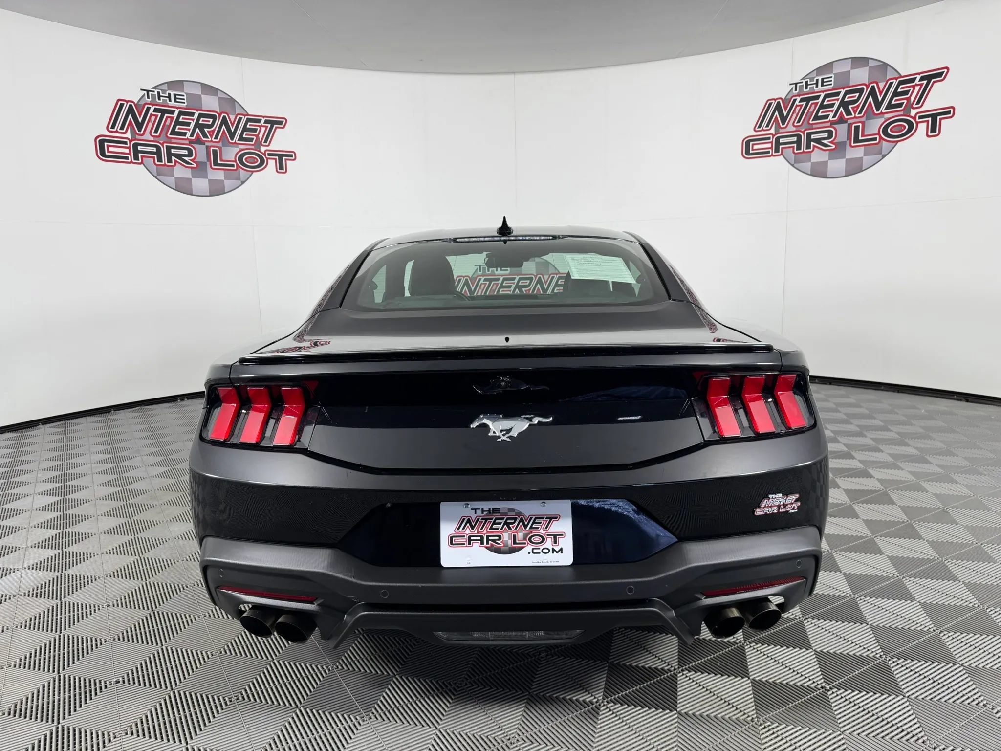 Used 2025 Ford Mustang Coupe RWD image 6