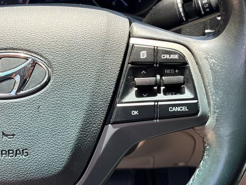 Used 2017 Hyundai Elantra Limited FWD image 21