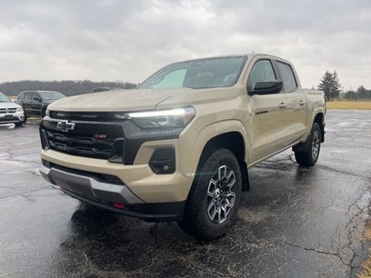 Used 2023 Chevrolet Colorado Z71 w/ Z71 Convenience Package 2