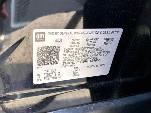 Used 2024 GMC Terrain SLT AWD/4WD image 32