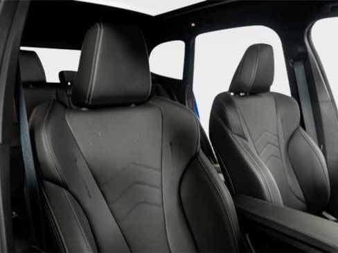 Used 2025 BMW X1 M35i image 40