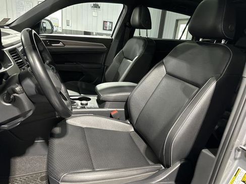 Certified 2020 Volkswagen Atlas Cross Sport SE w/ Panoramic Sunroof Package image 17