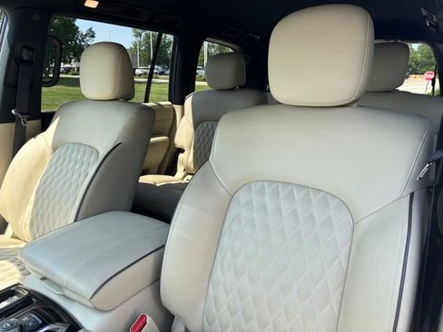 Used 2024 INFINITI QX80 Sensory w/ Cargo Package AWD/4WD image 19
