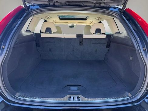Used 2016 Volvo XC60 T5 Premier w/ Proximity Package AWD/4WD image 13