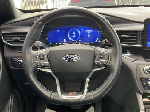 Used 2020 Ford Explorer ST w/ ST Street Pack image 21