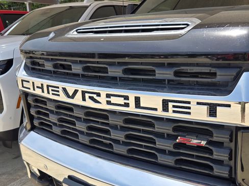 Used 2020 Chevrolet Silverado 2500 LT w/ Texas Edition AWD/4WD image 3