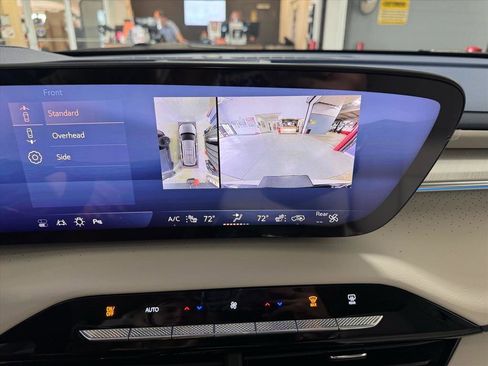 Used 2025 Buick Enclave Avenir w/ Super Cruise Package image 24