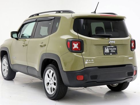 Used 2015 Jeep Renegade Latitude w/ Popular Equipment Group image 7