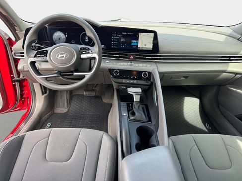 Used 2024 Hyundai Elantra SEL FWD image 17