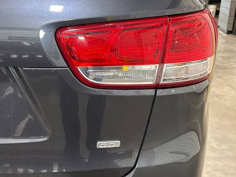 Used 2016 Kia Sorento FWD w/ LX Convenience Package image 23
