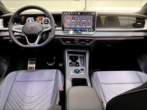 New 2026 Volkswagen Tiguan SE R-Line image 7