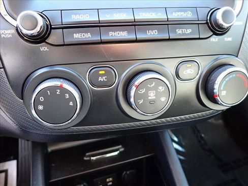 Used 2017 Kia Forte S image 18