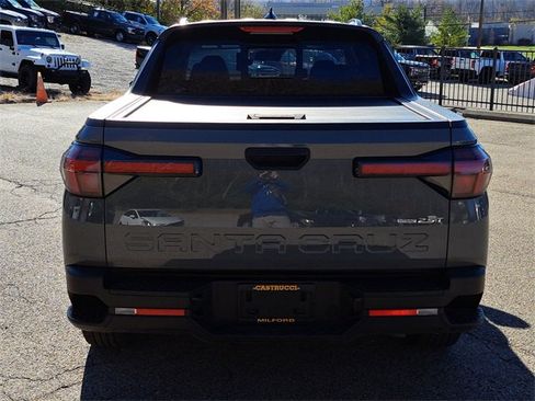 Used 2022 Hyundai Santa Cruz SEL Premium image 4