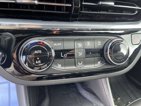 Used 2025 Buick Envista Sport Touring w/ Convenience I Package FWD image 18