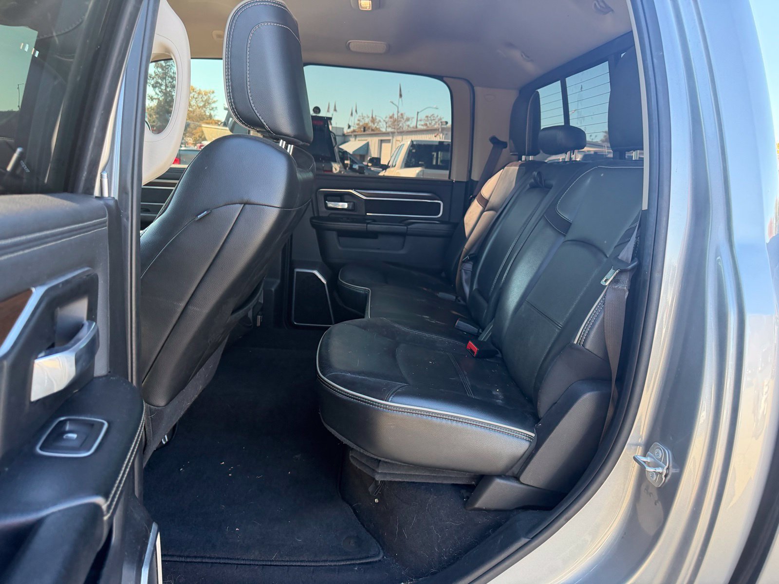 Used 2022 RAM 3500 Laramie AWD/4WD image 12