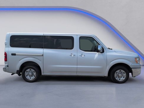 Used 2014 Nissan NV 3500 SL w/ Technology Package RWD image 5