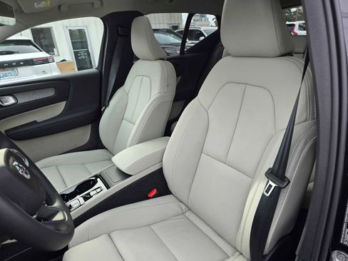 New 2026 Volvo XC40 B5 Ultra w/ Climate Package image 21