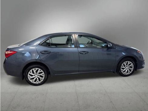 Used 2017 Toyota Corolla LE w/ Carpet Mat Package (TMS) FWD image 6