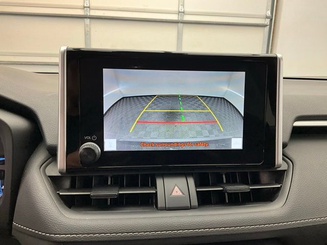 Used 2024 Toyota RAV4 LE AWD/4WD image 5
