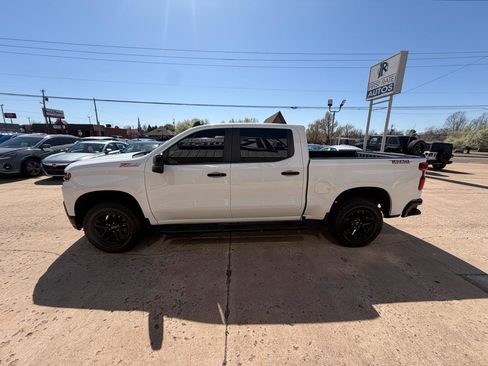 Used 2022 Chevrolet Silverado 1500 LT Trail Boss w/ Convenience Package II AWD/4WD image 4