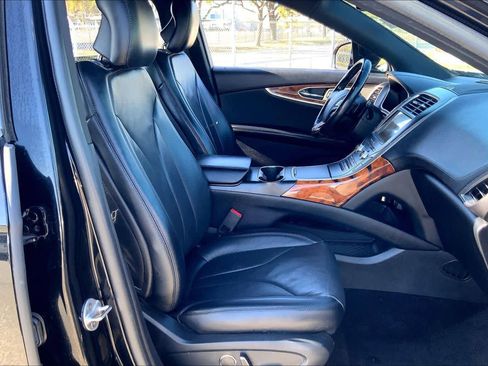 Used 2018 Lincoln MKX Reserve w/ Lincoln MKX Climate Package image 9