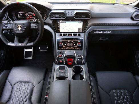 Used 2024 Lamborghini Urus Performante image 7