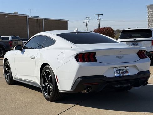 Certified 2025 Ford Mustang Coupe image 5