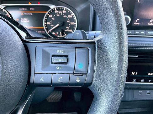 Certified 2022 Nissan Rogue SV image 23