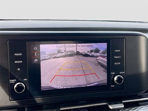 Used 2024 Kia Carnival LX image 13