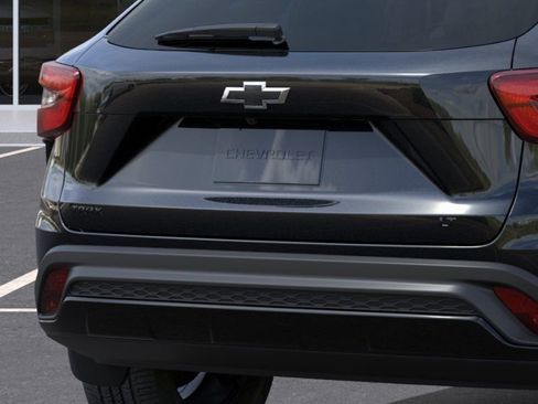 New 2026 Chevrolet Trax LT w/ Midnight Edition FWD image 14