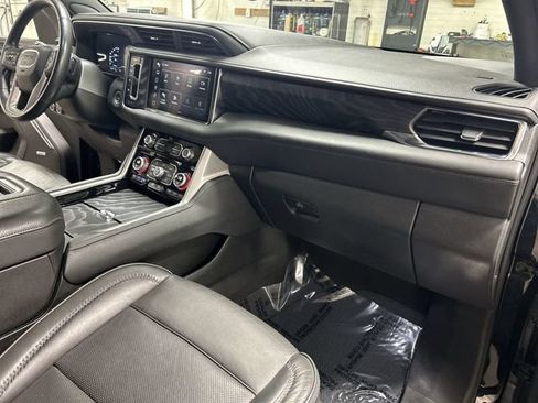 Certified 2022 GMC Yukon XL Denali AWD/4WD image 31