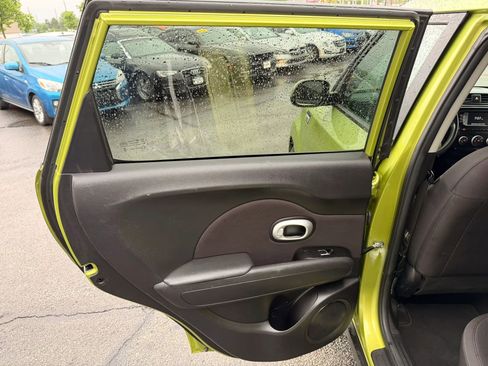 Used 2018 Kia Soul FWD image 14
