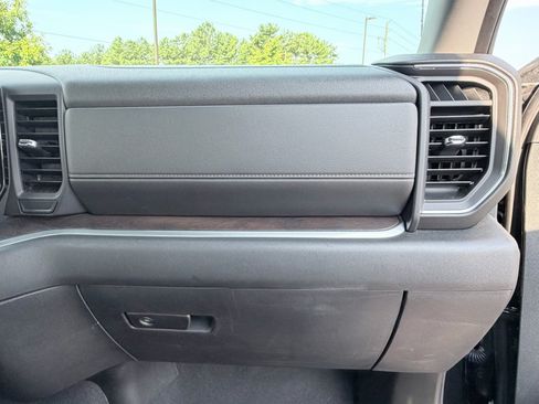 Used 2026 GMC Sierra 1500 SLT AWD/4WD image 19
