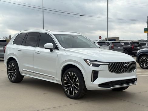 New 2026 Volvo XC90 T8 Plus w/ Protection Package Premier AWD/4WD image 4