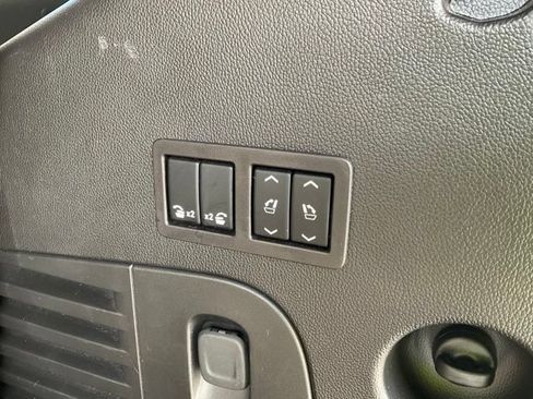 Used 2018 GMC Yukon Denali w/ Denali Ultimate Package AWD/4WD image 7