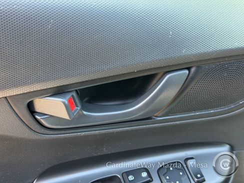 Used 2021 Hyundai Kona SEL Plus FWD image 9