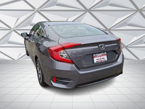 Used 2016 Honda Civic EX image 8