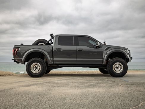 Used 2018 Ford F150 Raptor w/ Equipment Group 802A Luxury image 4