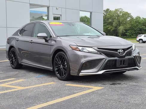 Used 2021 Toyota Camry XSE FWD image 2