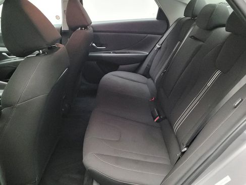 Used 2025 Hyundai Elantra SEL image 18