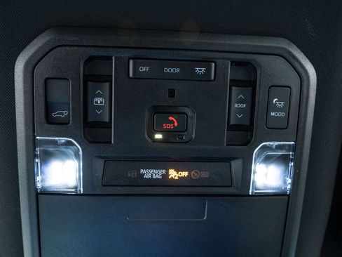 Certified 2023 Toyota Sequoia Capstone image 31