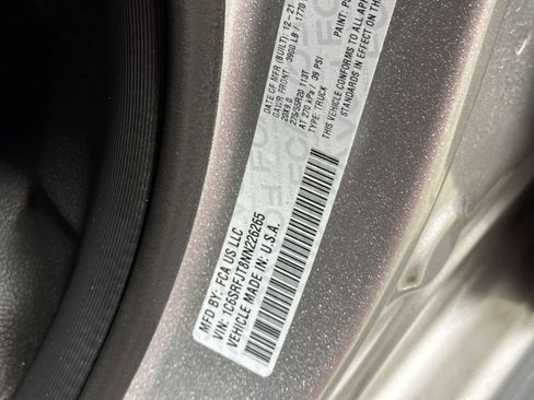 Used 2022 RAM 1500 Laramie AWD/4WD image 28