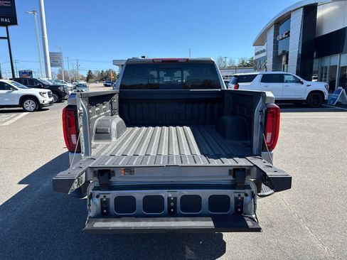 New 2026 GMC Sierra 1500 SLT AWD/4WD image 13